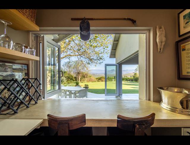 3 BEDROOM FREEHOLD FOR SALE IN UNDERBERG